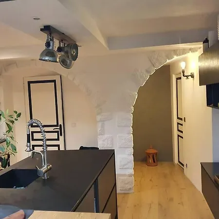 Loft De Type Industriel Et Spacieux *