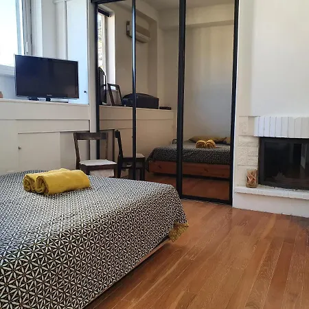 Loft De Type Industriel Et Spacieux