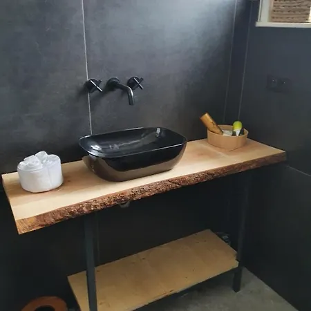 Loft De Type Industriel Et Spacieux Apartment *